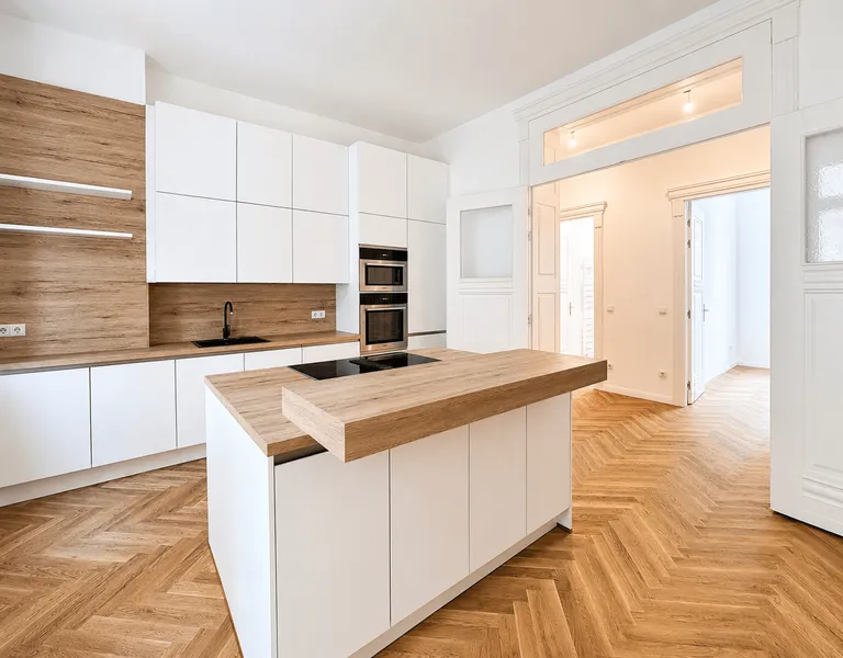 Seltene 4-Zimmer-Gartenwohnung mit ca. 173 m² Privatgarten, direkt am Adenauerplatz! — photo 1